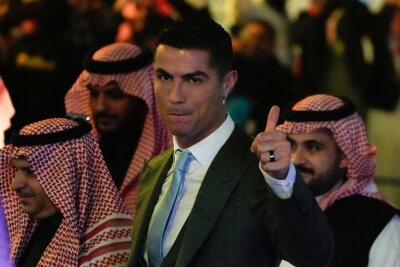 Arabia Saudita, Infantino, la DFB: así funciona el premio del Mundial - Cristiano Ronaldo promueve incansablemente el fútbol en Arabia Saudita
