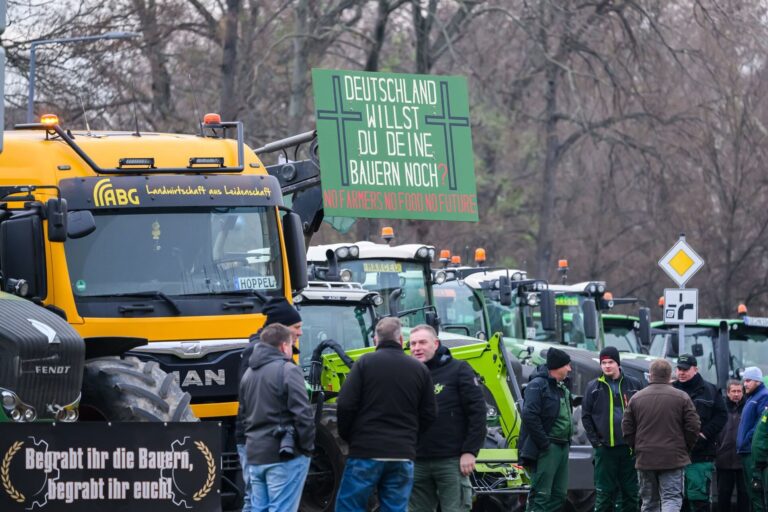 Manifestación de tractores: carta de protesta entregada al gobierno