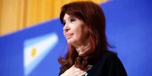 La defensa de Kirchner busca levantar su inhabilitación antes de las elecciones de 2027