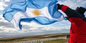Islas Malvinas imponen restricciones a visitantes argentinos tras incidentes con banderas
