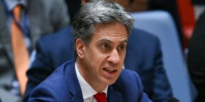 Miliband: Los residentes de las Malvinas tienen derecho a desarrollar sus recursos como mejor les parezca