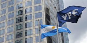 Argentina espera a la Corte Suprema tras el cierre de la primera instancia del caso YPF